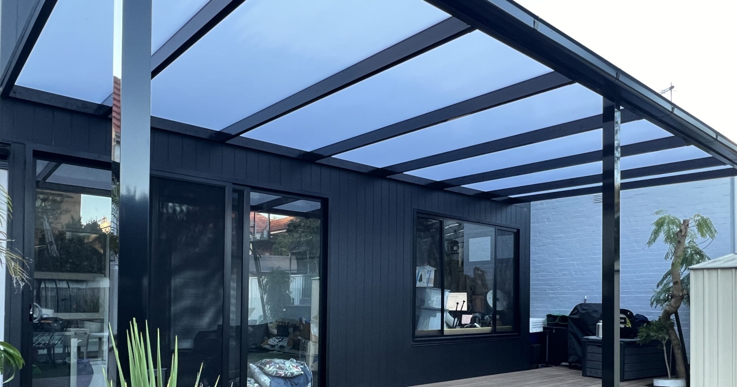 The Differences Between Twin Wall, Solid PC, and Single-Layer PC Sheets